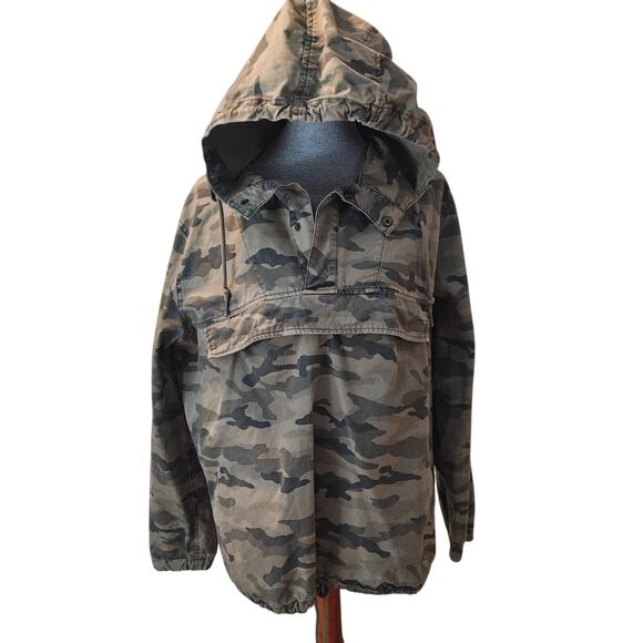 Divided H&M Wmn Med Camo‎ Pull Over Hoodie Snaps Pocket Relaxed Grunge Western - Picture 1 of 6